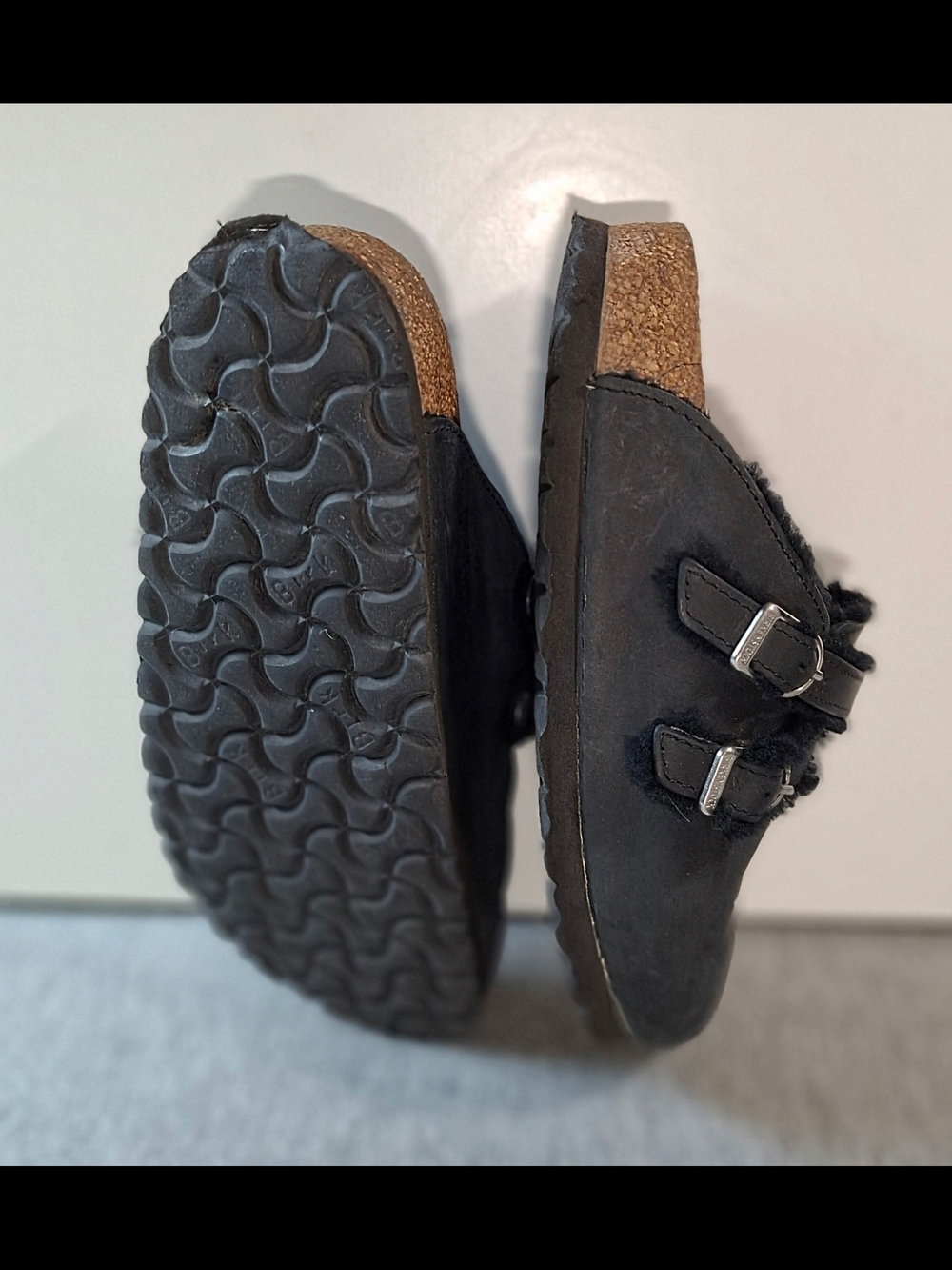 Birkenstock Y2K Black Shearling-Lined Clogs - Picture 8 of 9